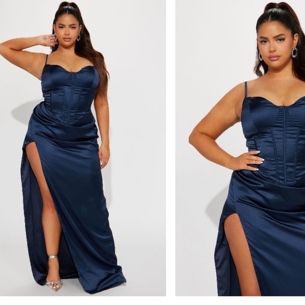 Elegant Navy Blue Evening Gown